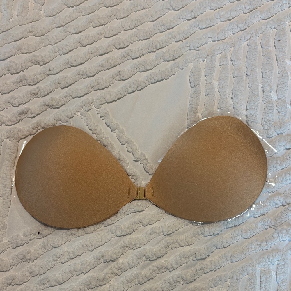 Seamless Strapless Adhesive Bra in Tan
